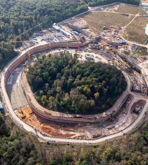 The FAIR particle accelerator facility